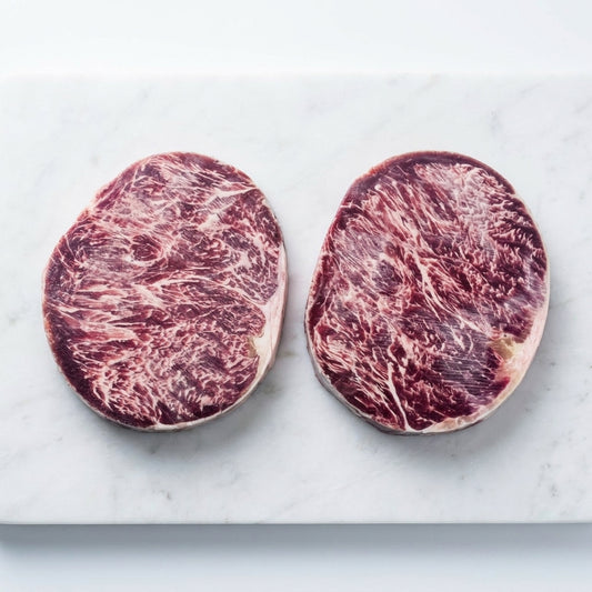 Rib Eye Hokubee vân mỡ wagyu trên nền marble - hình thật